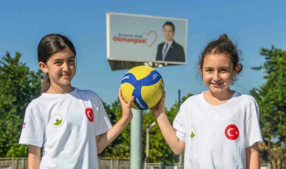 Geleceğin voleybolcuları Osmangazi’de yetişiyor Osmangazi Belediyesi’nin bu yıl ikinci kez düzenlediği Mini Voleybol Şenliği,