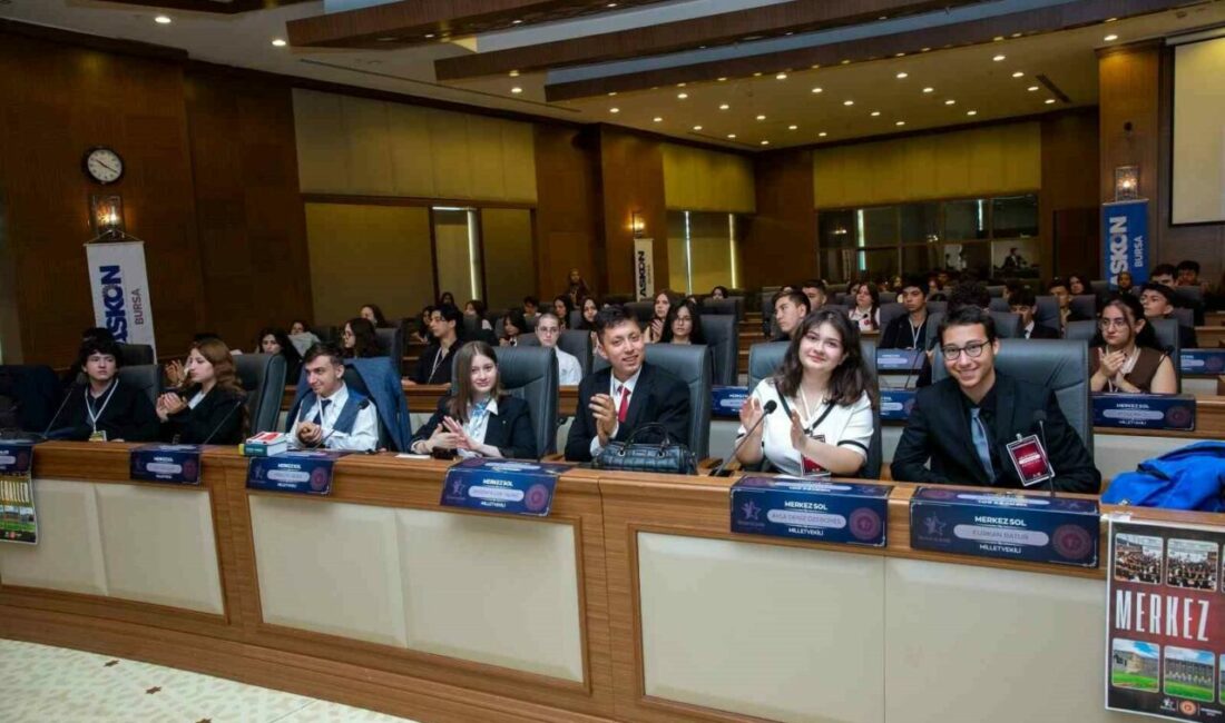 Gençlerin sesi Bursa’dan yükseldi Bursa Büyükşehir Belediyesi, Öğrenci ve Çocuk Hakları Derneği (OHAKDER) ile