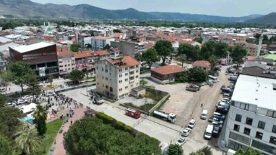 Gürsu’nun 30 yıllık hayali gerçek oluyor. Gürsu Kent Meydanı Projesi’nin
