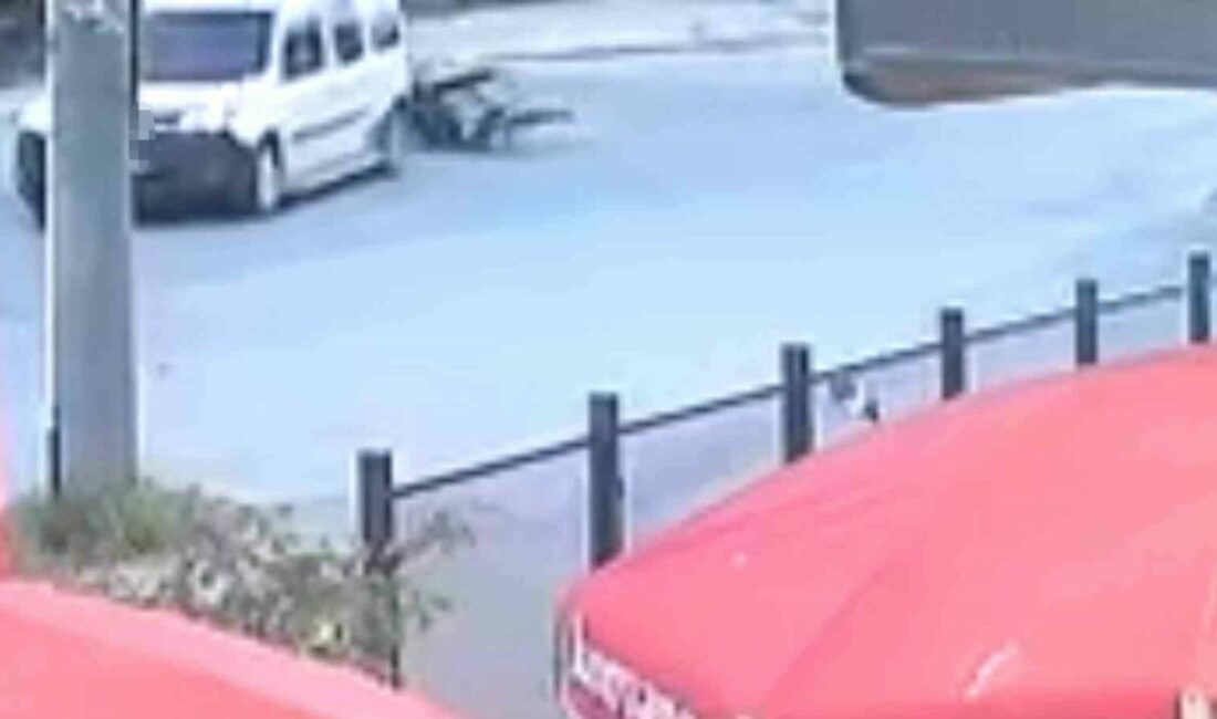Hafif ticari araç ile çarpışan motosikletin sürücüsü yaralandı Bursa’nın İnegöl ilçesinde meydana gelen kazada hafif ticari araç ile