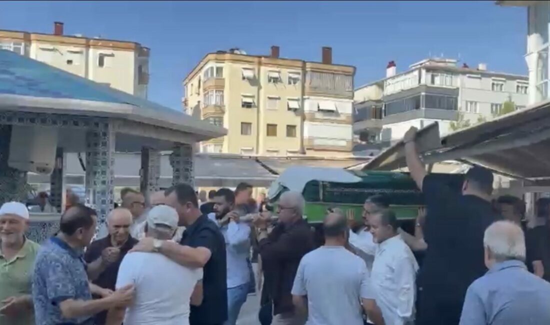 İş ortağını öldürüp intihar eden galerici toprağa verildi Bursa’da alacak verecek meselesi nedeniyle çıkan tartışmada iş ortağını tabancayla