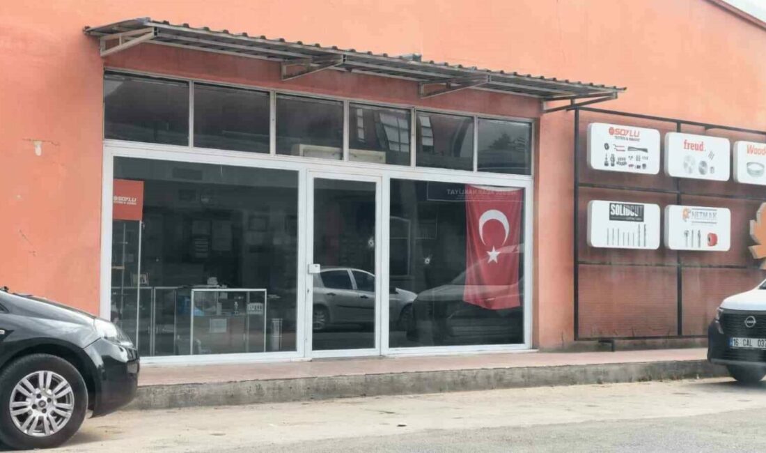 İş yerine ateş açıp kaçtılar Bursa’nın İnegöl ilçesinde gece saatlerinde meydana gelen olayda, bir işyeri