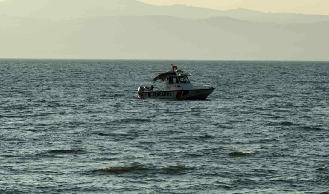 İznik Gölü’nde akıntıya kapılan emekli polis hayatını kaybetti, oğlu kurtarıldı Bursa’da oğlu ile yüzmek için İznik Gölü’ne giren emekli polis