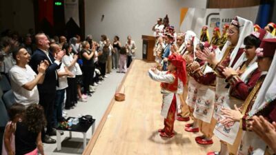 Karacabey Belediyesi’nin kültür ve sanat kursları kapsamında faaliyet gösteren Çocuk-Yetişkin