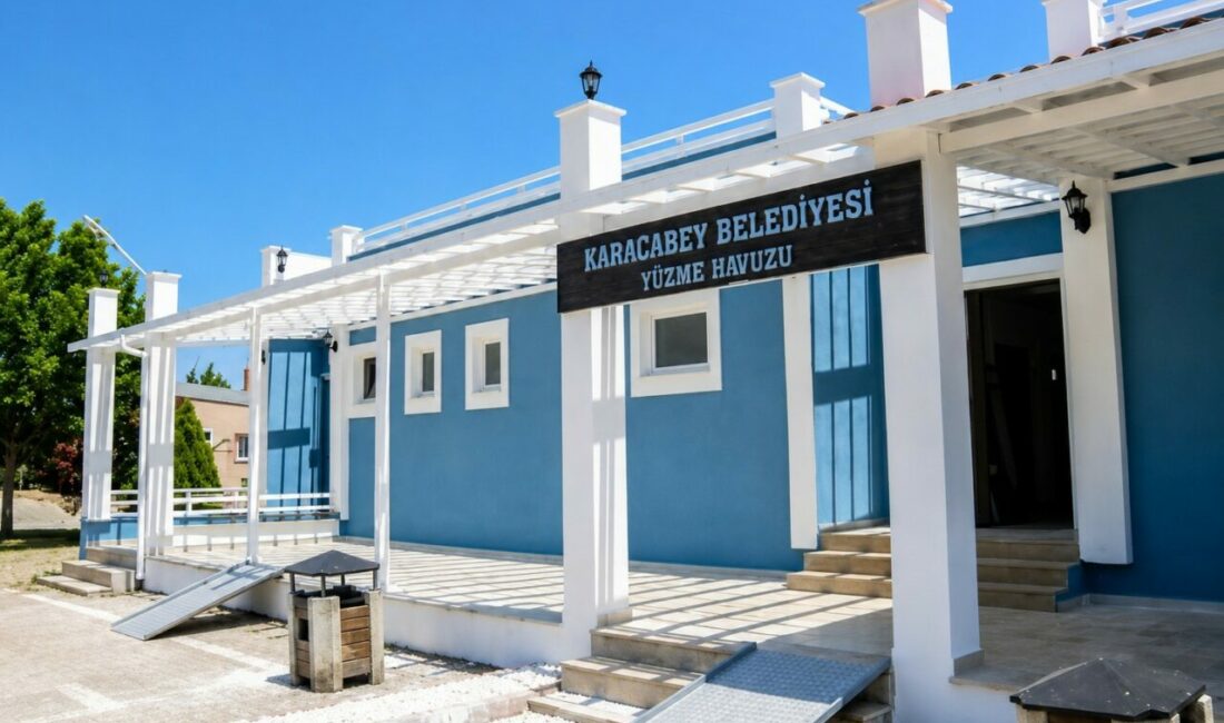 Karacabey’de yüzme havuzları kapılarını açtı Karacabey Belediyesi, yeni sezonda da yüzme havuzlarını vatandaşların hizmetine açtı.