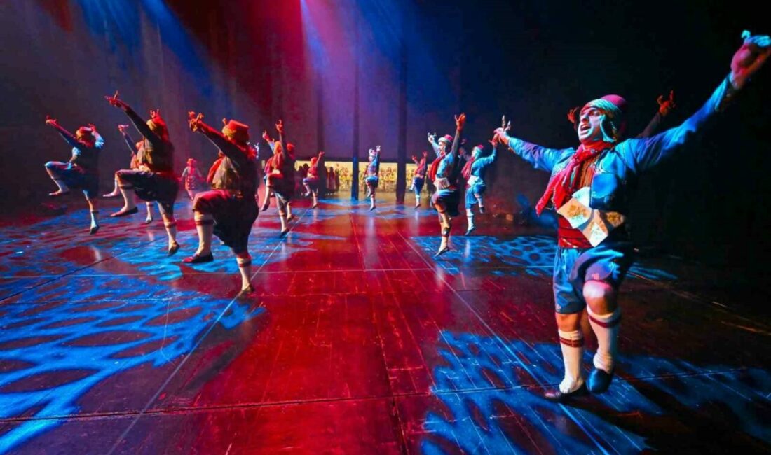 Türkiye’nin köklü folklor gösteri ekiplerinden Karagöz Halk Dansları Topluluğu, Atatürk