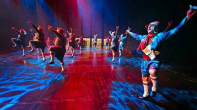 Türkiye’nin köklü folklor gösteri ekiplerinden Karagöz Halk Dansları Topluluğu, Atatürk