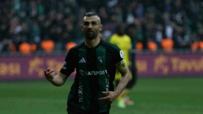 Kocaelispor, futbolcusu Serdar Dursun ile yolların ayrıldığını açıkladı. Yeşil-siyahlı kulüp,