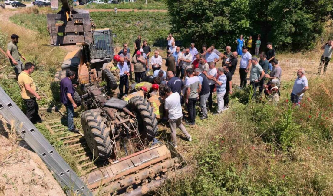 Kontrolden çıkan traktör köprüden aşağı uçtu Bursa’da kontrolden çıkan traktörün köprüden aşağı düşmesiyle altında kalan sürücü,
