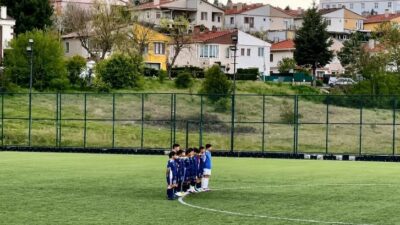 Bilecik U13 Gençler Ligi’nde oynanan Bozüyükspor-Vitraspor karşılaşmasında hakemin kendilerine küfür