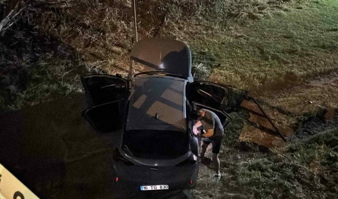 Navigasyon yanlış yolu gösterdi, dereye uçtu: 1 yaralı Bursa’da iddiaya göre navigasyonun yanlış göstermesi sonucu direksiyon hakimiyetini kaybeden