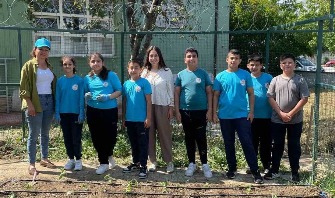 Öğrenciler kendi bitkilerini yetiştirecek Nilüfer Belediyesi, Işıktepe Mahallesi’ndeki Rüveyde Dörtçelik İlkokulu’nun bahçesinde öğrencilerle birlikte