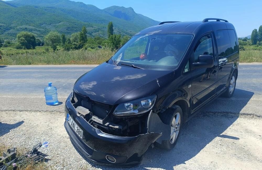 Bursa’nın Orhangazi ilçesinde göl sahil yolunda meydana gelen trafik kazasında