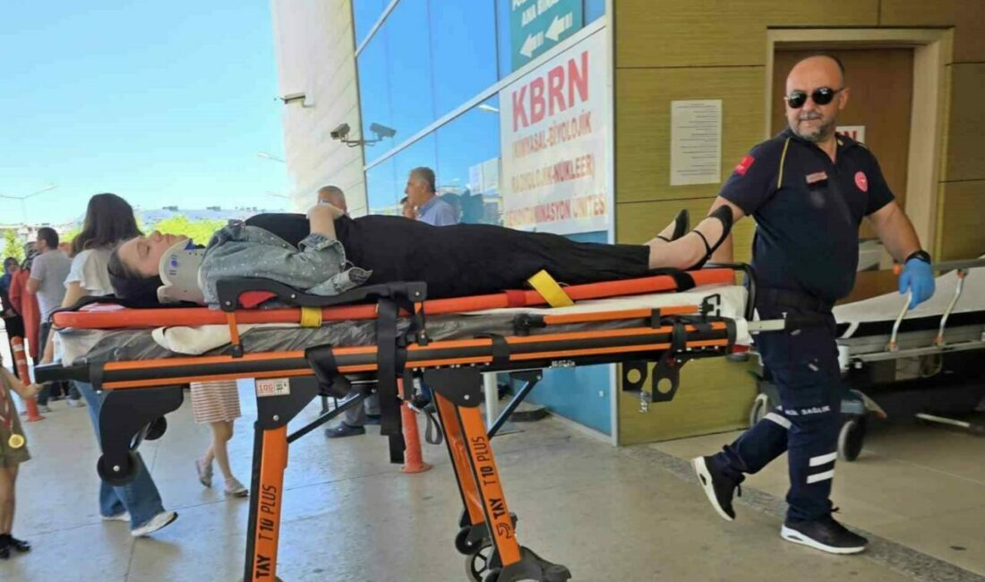 Otomobilin çarptığı abla-kardeş yaralandı Bursa’nın İnegöl ilçesinde meydana gelen kazada otomobilin çarptığı kardeş ve