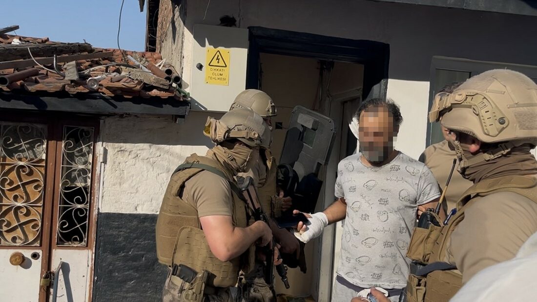 Özel harekat evi ablukaya aldı, yakalanınca “çalsaydınız açardım” dedi Bursa’da “kasten öldürme” suçundan hakkında 8 yıl kesinleşmiş hapis cezası