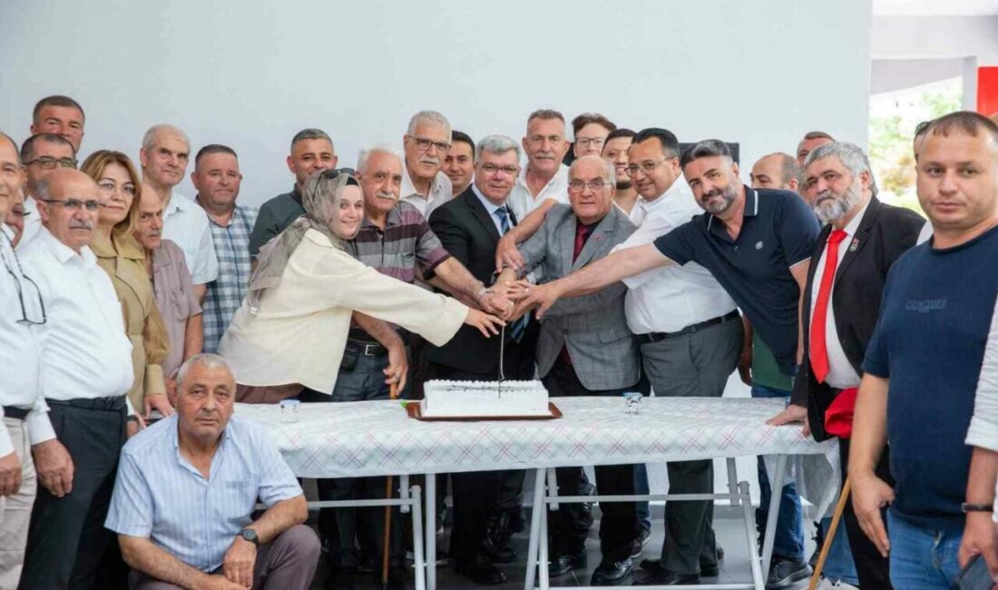 Şehit ve gazi babalarına anlamlı ziyaret Bursa Büyükşehir Belediyesi, Babalar Günü kapsamında şehit ve gazi babalarını