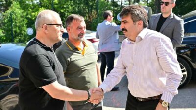 Bursa’da Yıldırım Belediye Başkanı Oktay Yılmaz, mahallelerin ihtiyaç ve taleplerini