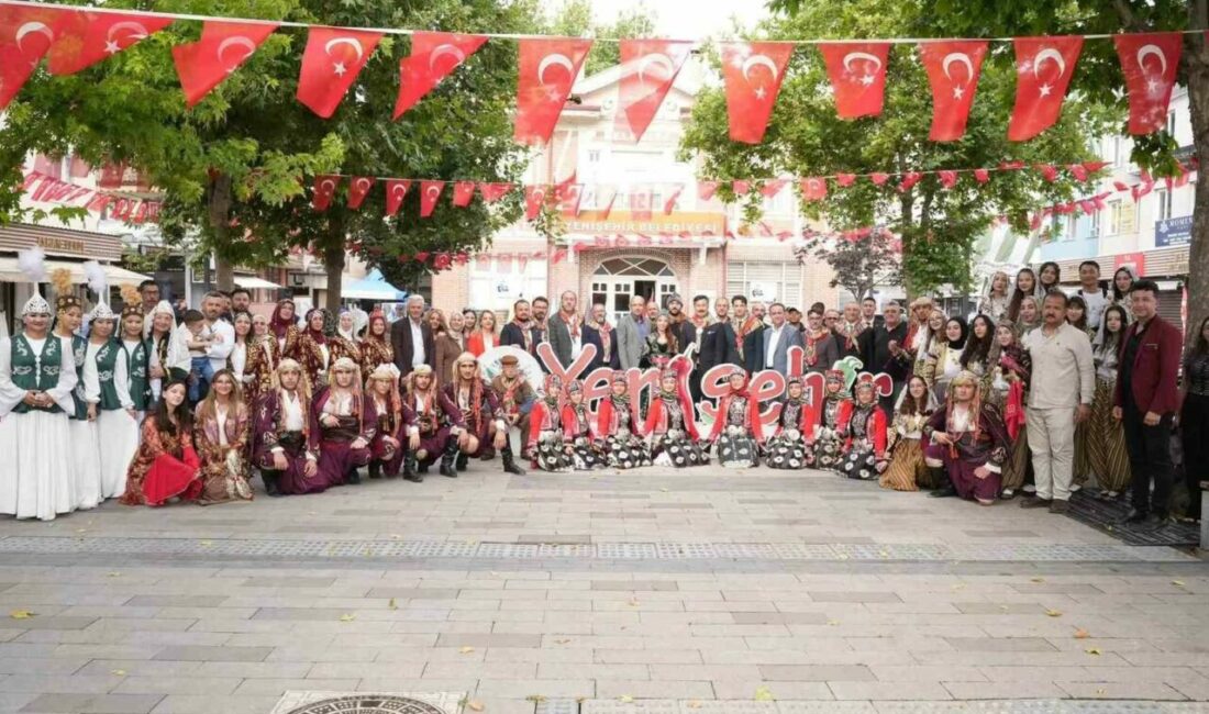 700 yıllık tarihi sevda Yenişehir’de yeniden hayat buldu Yenişehir ve Keles belediyelerinin ortaklaşa düzenlediği Nilüfer Hatun Gelin Uğurlama