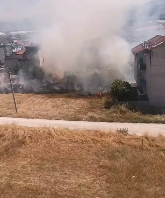 Anız yangınında 20 dönüm tarım alanı yandı Bursa’nın İnegöl ilçesinde çıkan anız yangınında yaklaşık 20 dönümlük tarım