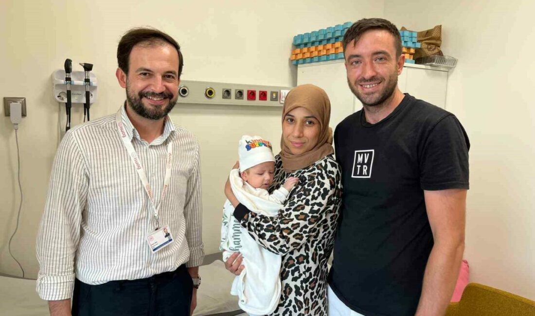 Bursa’da 22 haftalıkken ciğerinde kist olduğu farkedilen minik bebek annesinin