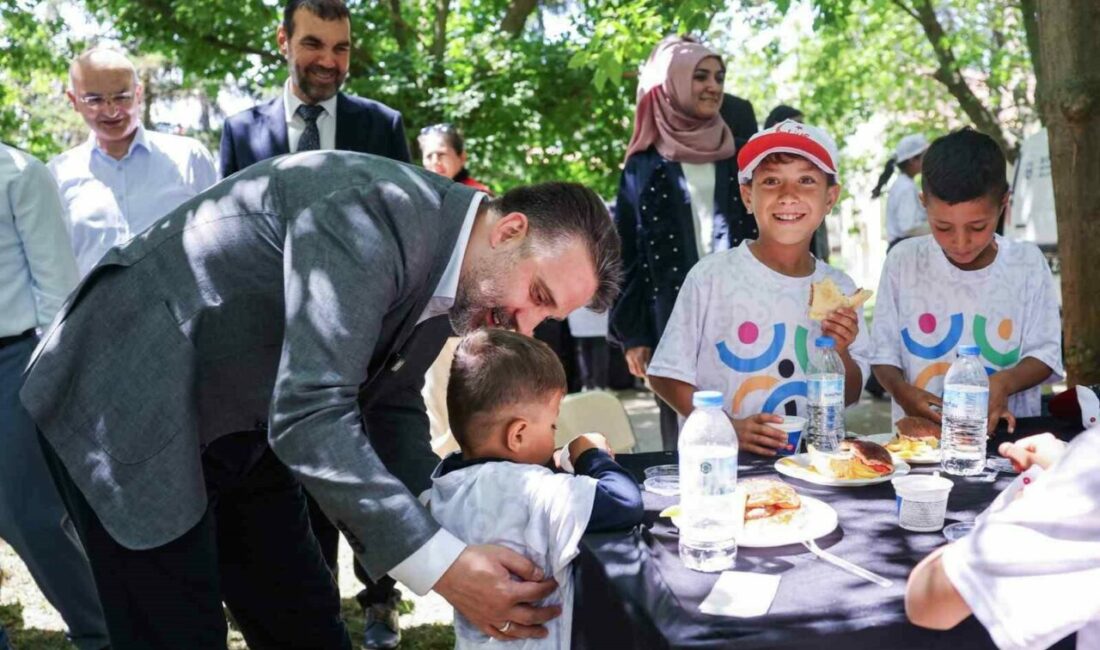 Başkan Vekili Biba’dan hayvanat bahçesi’ne ziyaret Bursa Büyükşehir Belediye Başkan Vekili Şahin Biba, 206 bin metrekarelik