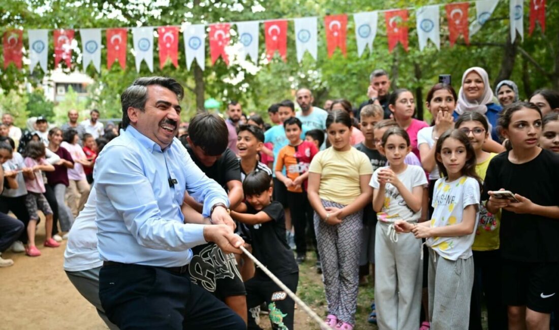 Başkan Yılmaz’dan miniklere sürpriz Yıldırım Belediyesi’nin çocukların sosyal gelişimlerini desteklemek amacıyla düzenlediği Geleneksel Mahalle