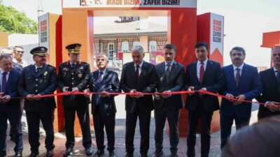 Bursa Valiliği koordinasyonunda ‘İrade Bizim, Zafer Bizim’ temasıyla düzenlenen 15