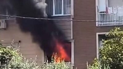 Bursa’da bir evde çıkan yangın, itfaiye ekiplerinin müdahalesiyle söndürüldü. Yangın,