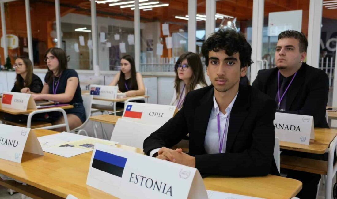 Bursa’nın genç diplomatları Şahinkaya MUN’26 Konferansında buluştu Şahinkaya Model United Nations (MUN) 2026 Konferansı, Bursa’nın farklı okullarından