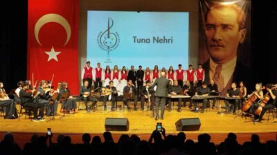 Zeki Müren Güzel Sanatlar Lisesi öğrencileri, Bursa’nın unutulmaya yüz tutmuş