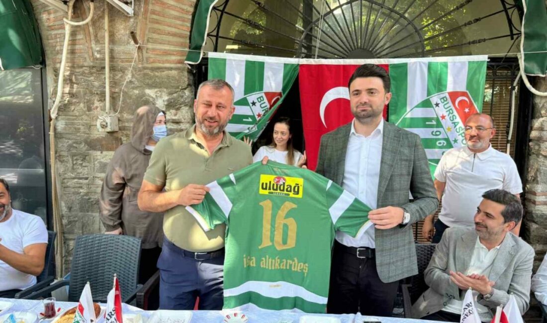 Bursaspor Başkanı Enes Çelik Kapalı Çarşı’da esnafla buluştu Bursaspor Başkanı Enes Çelik, Bursa Tarihi Çarşı ve Hanlar Birliği