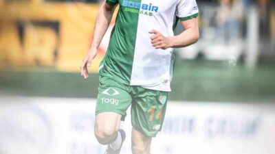 Trendyol 1. Lig ekiplerinden Bursaspor, orta saha oyuncusu Hakkı Türker