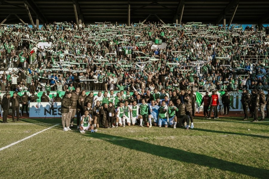 Bursaspor-Shakhtar Donetsk maçına yoğun ilgi: 15 bin 230 bilet satıldı Bursaspor’un, Ukrayna temsilcisi Shakhtar Donetsk ile oynayacağı hazırlık maçı öncesi