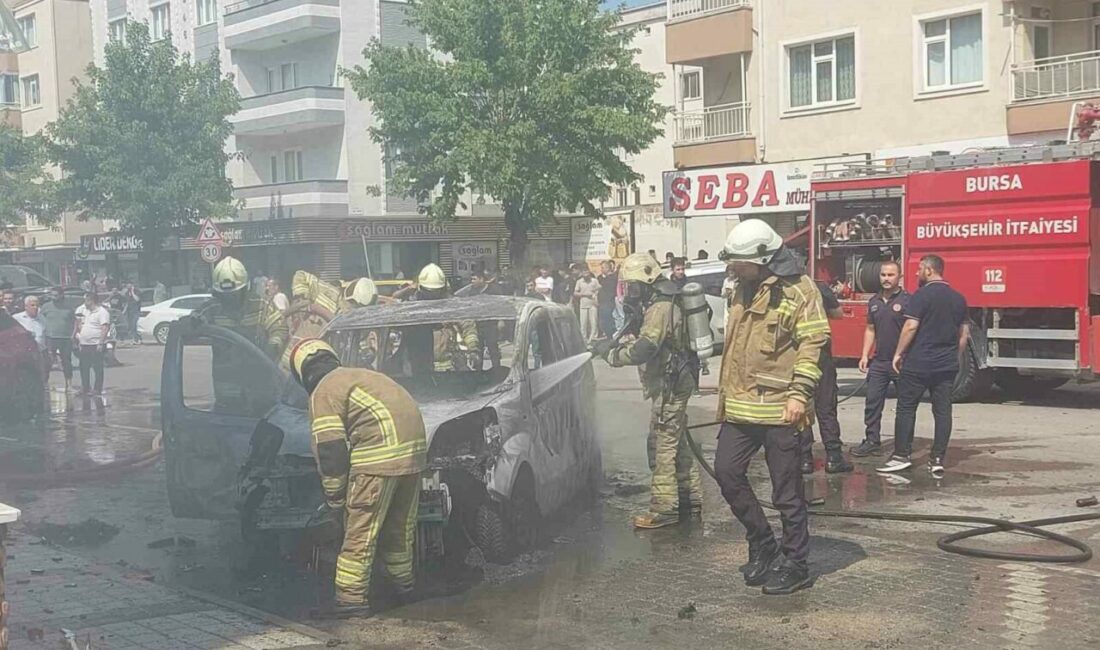 Bursa’nın İnegöl ilçesinde park halindeki çakmak yüklü hafif ticari araçta