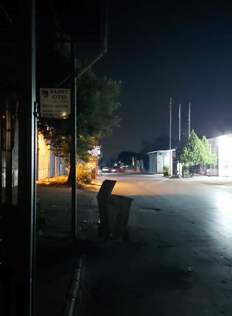 Drift atan araç polisten kaçtı, cezadan kaçamadı Bursa’da cadde üzerinde dakikalarca drift atan araç, daha sonra bekçilerin