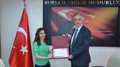 Bursa İl Sağlık Müdürü Uzm. Dr. Mustafa Çetin, anne ve
