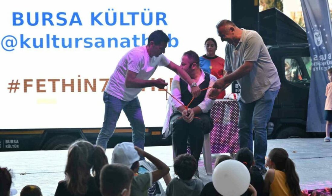 Fethin 700. yılında ilçe şenlikleri Osmangazi’den başladı Bursa Büyükşehir Belediyesi tarafından Bursa’nın Fethi’nin 700. Yılı Etkinlikleri kapsamında