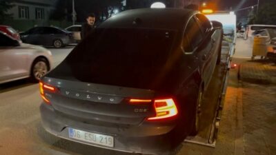 Bursa’nın İnegöl ilçesinde çakarlı araçla trafikte seyreden ve polisin “dur”