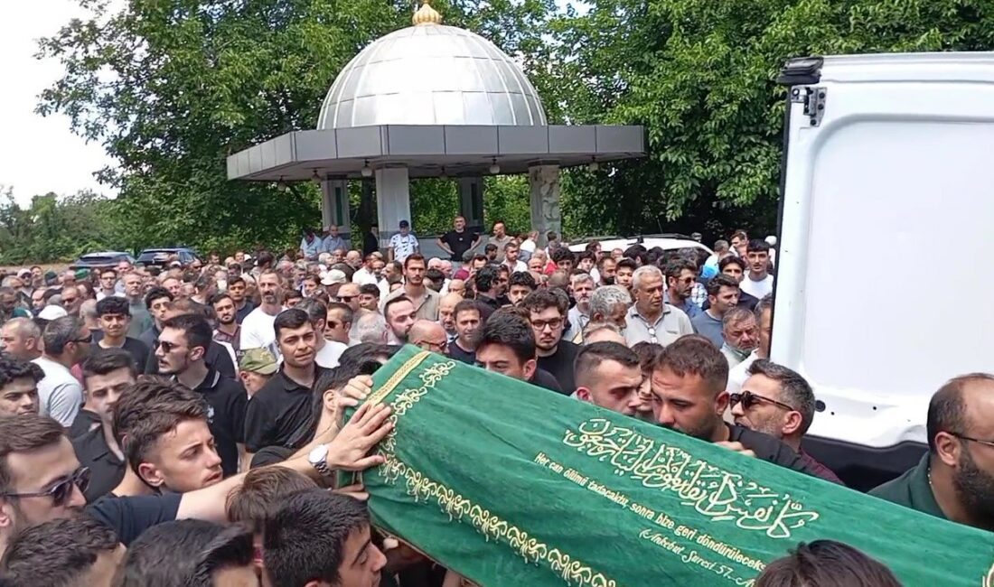 İznik Gölü’nde boğulan 21 yaşındaki İsmail İmamoğlu son yolculuğuna uğurlandı Bursa’nın İznik ilçesinde serinlemek için girdiği gölde hayatını kaybeden 21