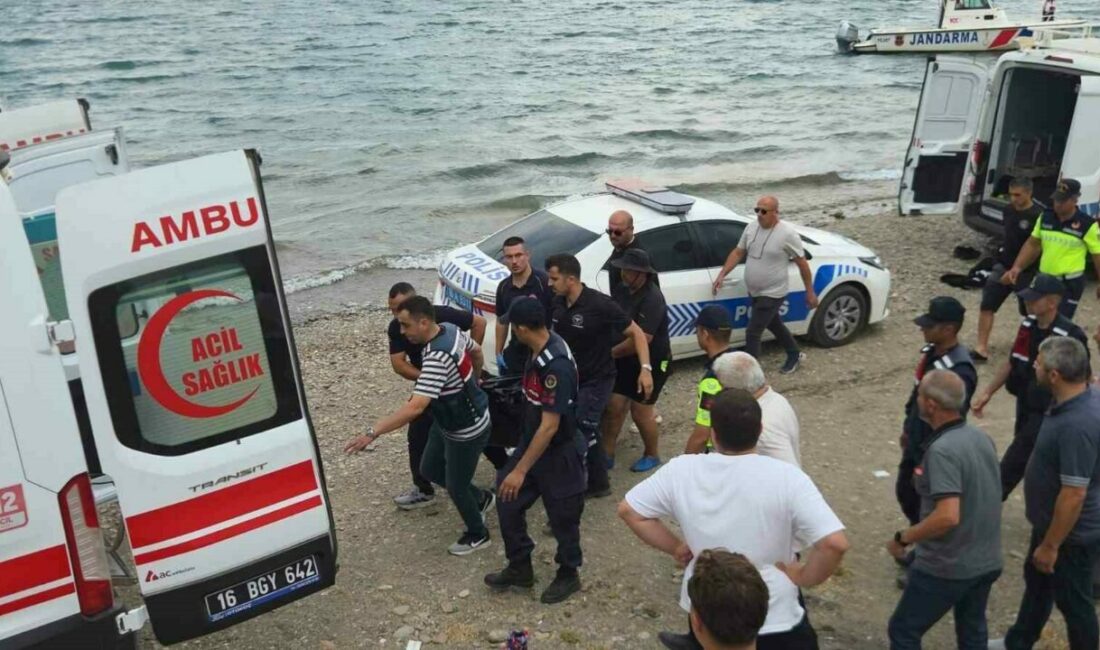 İznik Gölü’nde kaybolan 2 gencin cansız bedenine ulaşıldı Bursa’nın İznik ilçesinde serinlemek için girdikleri gölde kaybolan 19 ve