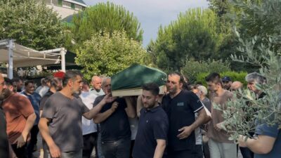 Bursa’nın Mudanya ilçesinde meydana gelen kazada yaralı sürücüyü kurtarmak isterken