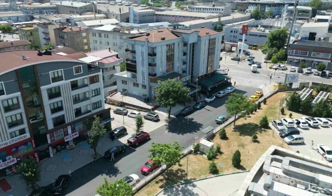 Kestel Belediyesi, ilçe genelinde 20 bin ton asfalt serimiyle Kestel Belediyesi, ulaşım altyapısını güçlendirmek ve vatandaşların daha güvenli, konforlu