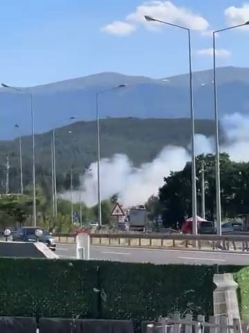 Bursa’nın Kestel ilçesinde ormanlık alanda yangın çıktı. Ekiplerin alevlere havadan