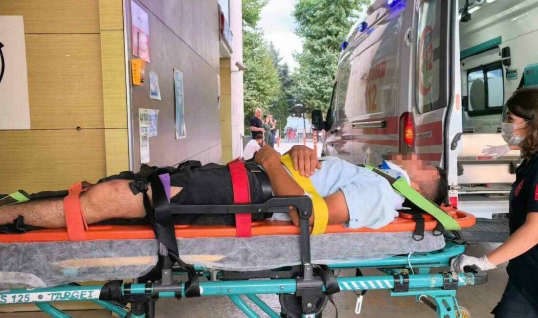 Kiremitlerin altında kalan 2 işçi yaralandı Bursa’nın İnegöl ilçesinde bir site inşaatında devrilen kiremitlerin altında kalan