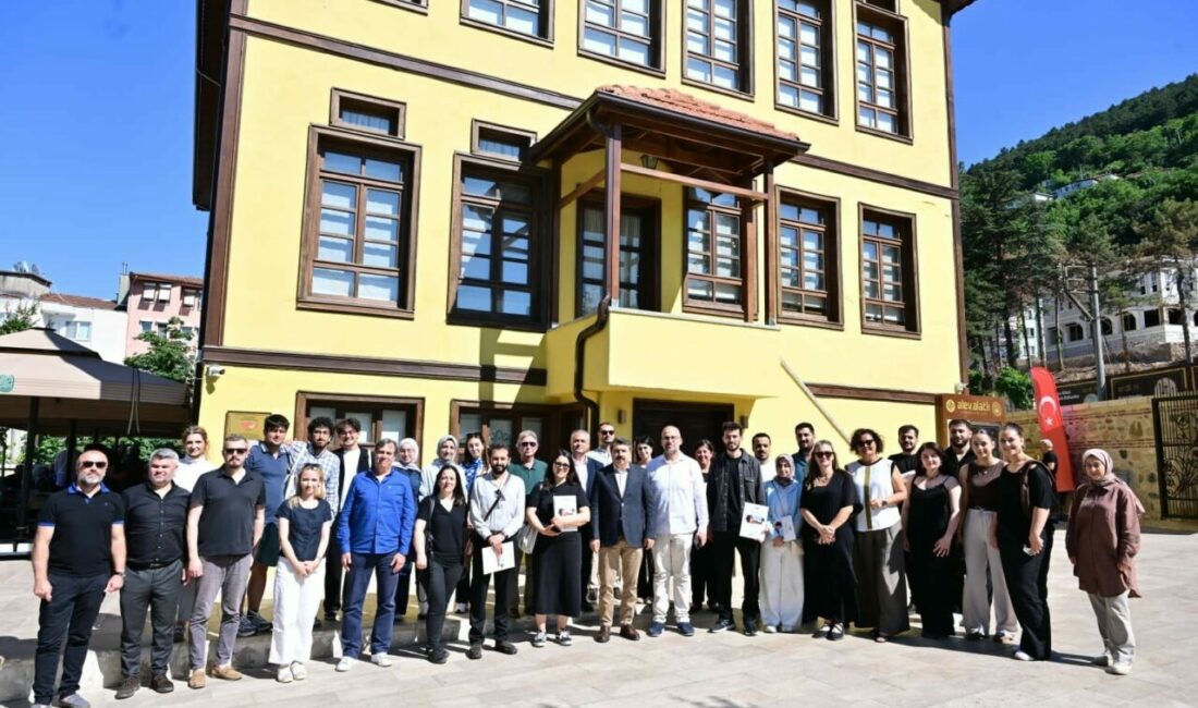 Mimar adayları Yıldırım Külliyesi için yarıştı Bursa Serbest Mimarlar Derneği (SMD) tarafından her yıl düzenlenen ve