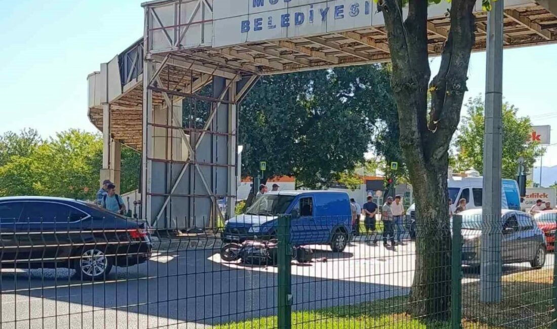 Bursa’nın Mudanya ilçesinde otomobille motosikletin çarpıştığı kazada 1 kişi yaralandı.