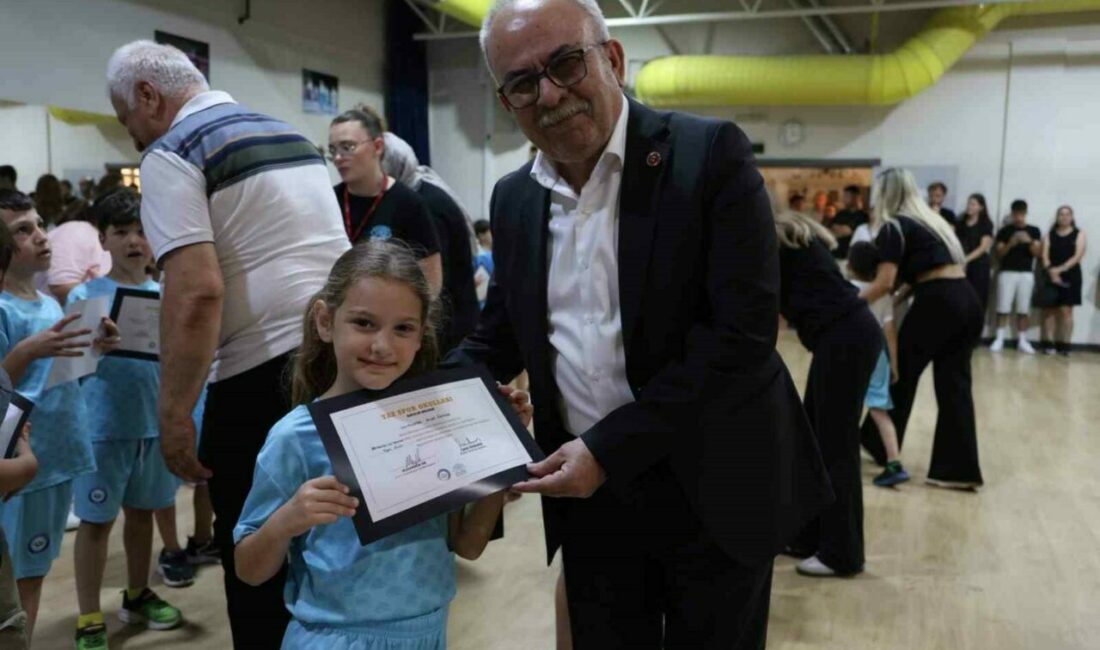 Nilüfer’de sertifika heyecanı Nilüfer Belediyesi ve Nilüfer Belediyespor Kulübü iş birliğiyle düzenlenen Tam
