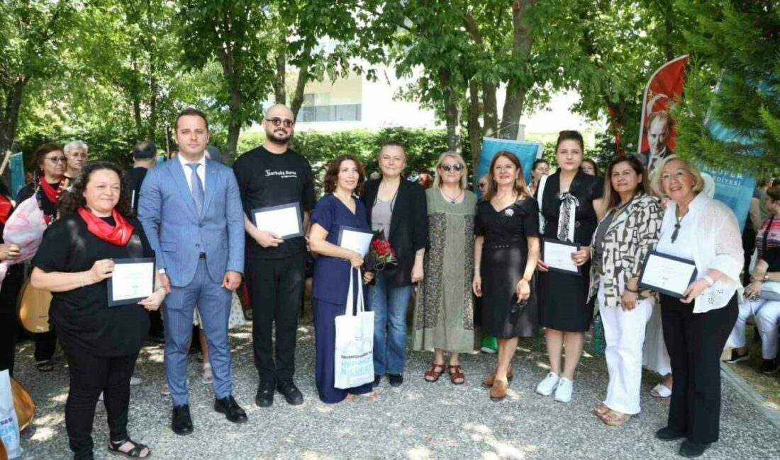 Nilüfer’in olgun gençlerinden yıl sonu sergisi Nilüfer Belediyesi’nin Cumhuriyet Mahallesi’ndeki Olgun Gençlik Merkezi kursiyerleri, yıl boyu