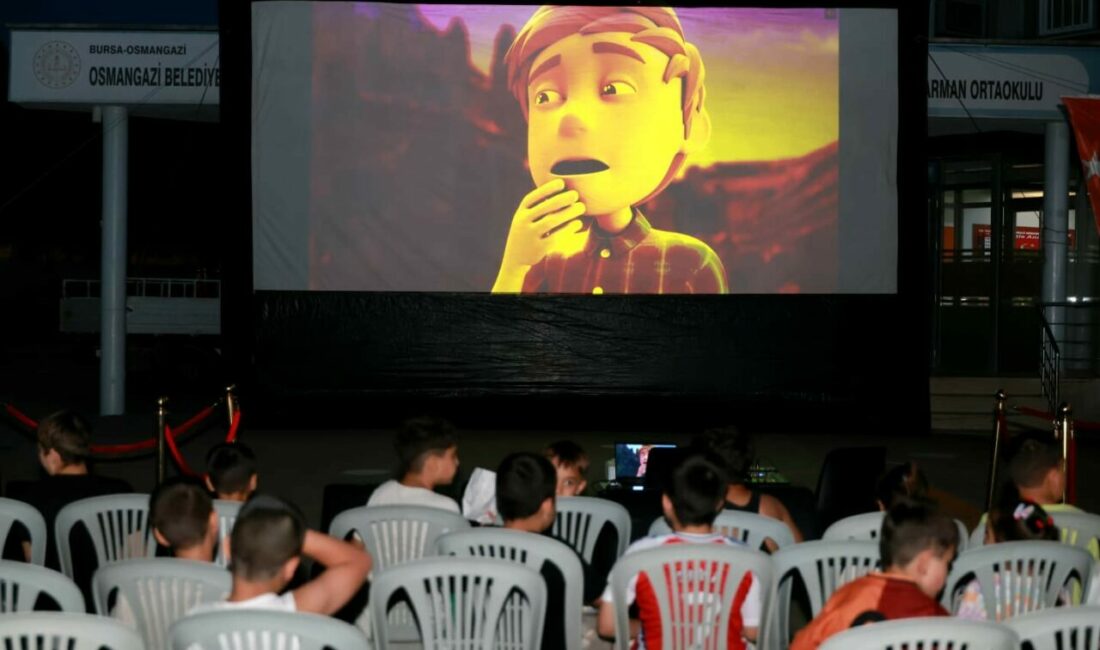 Osmangazi Belediyesi çocuklara yazlık sinema keyfi yaşatıyor Osmangazi Belediyesi, çocukların yaz tatilini dolu dolu ve keyifli geçirebilmeleri
