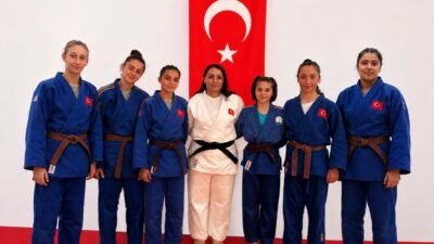 Osmangazi Belediyespor’un altyapısından yetişen 6 milli judocu ile antrenör Tuğba